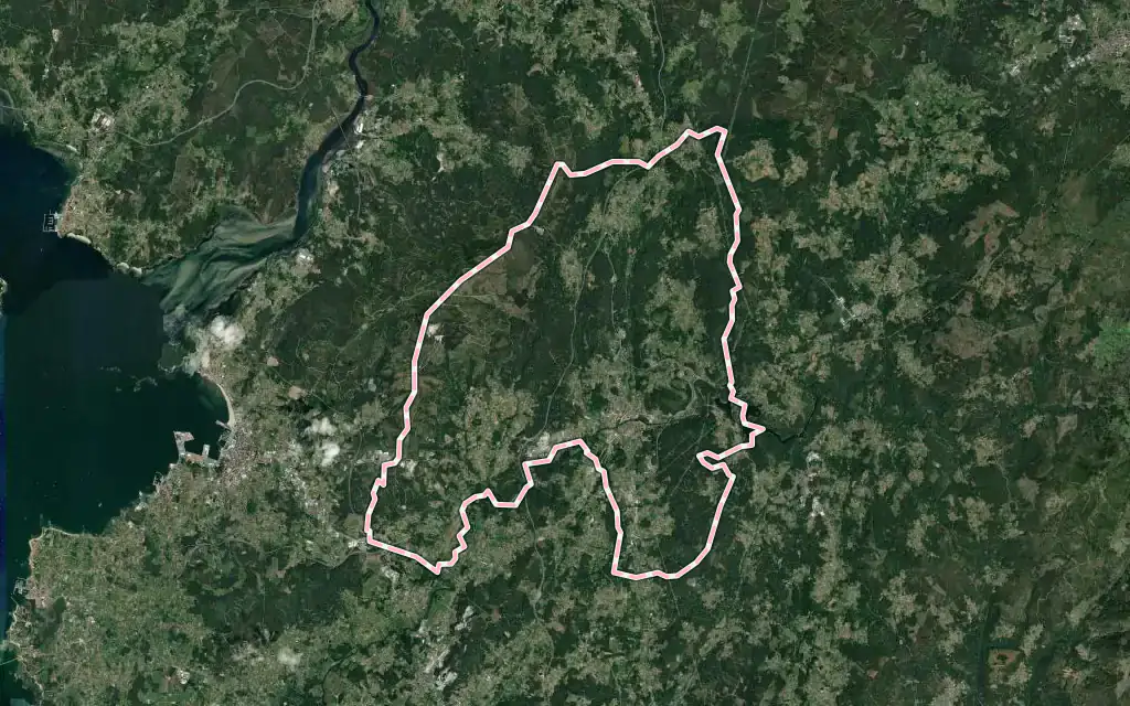 Vista satélite de Caldas de Reis con su contorno administrativo