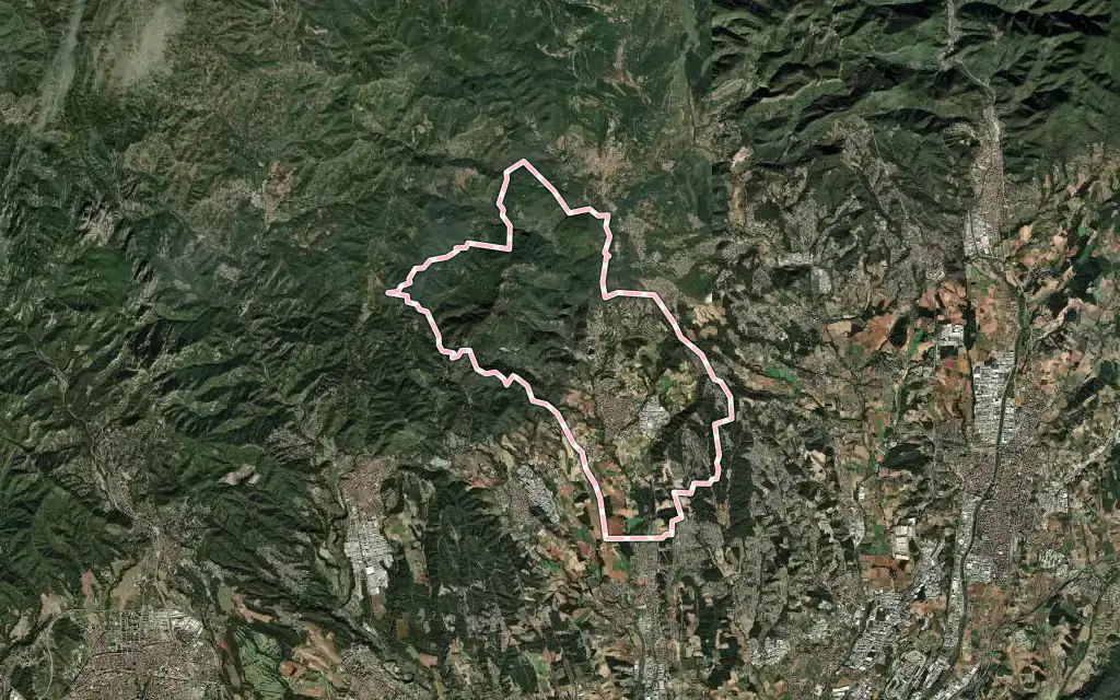 Vista satélite de Caldes de Montbui con su contorno administrativo