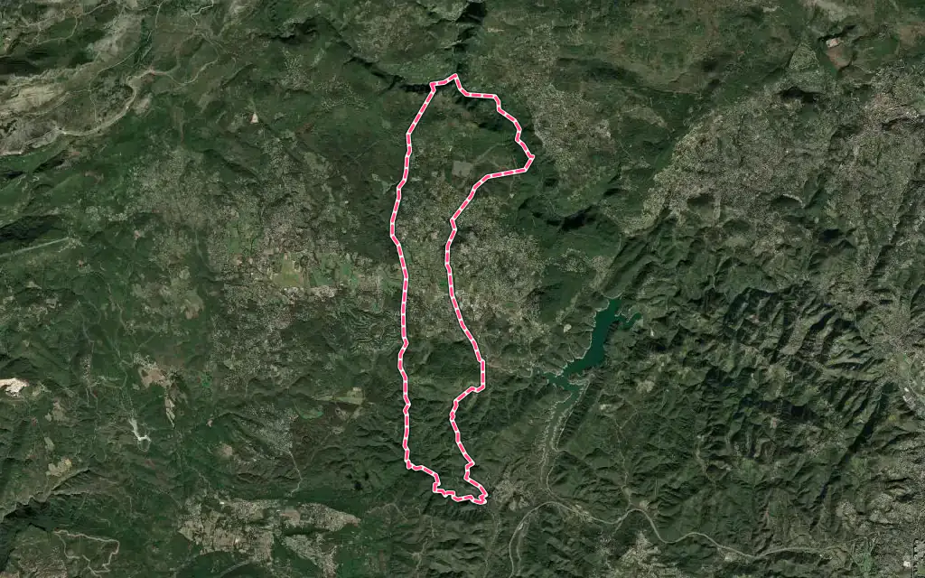 Vue satellite de Callian avec ses contours administratifs