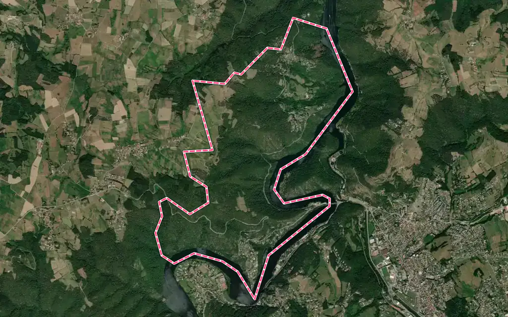 Vue satellite de Caloire avec ses contours administratifs