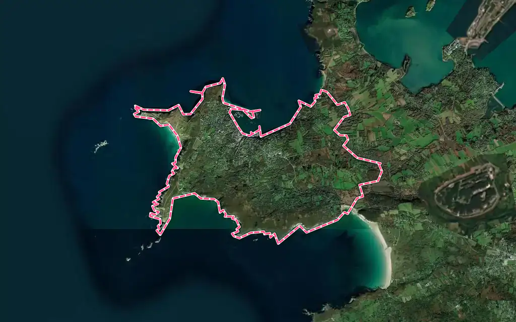 Vue satellite de Camaret-sur-Mer avec ses contours administratifs