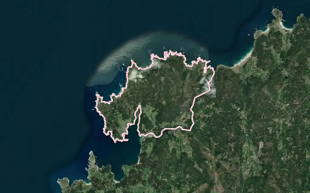 Vista satélite de Camariñas con su contorno administrativo