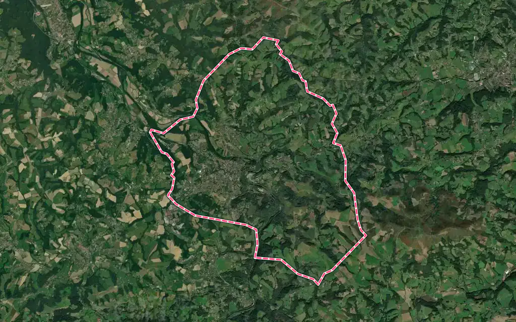 Vue satellite de Cambo-les-Bains avec ses contours administratifs