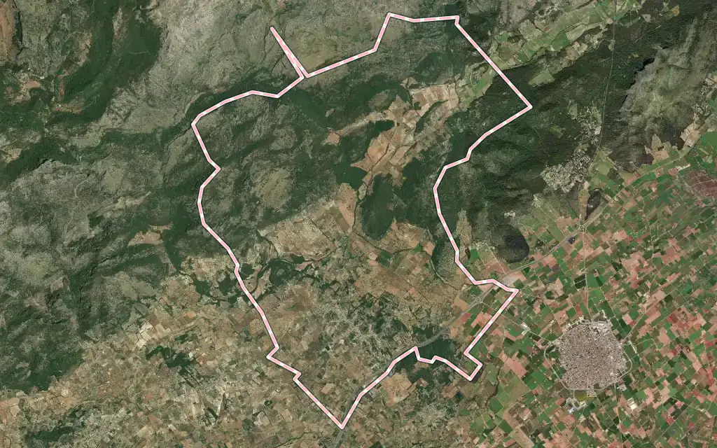 Vista satélite de Campanet con su contorno administrativo