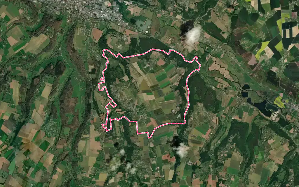 Vue satellite de Campigny avec ses contours administratifs