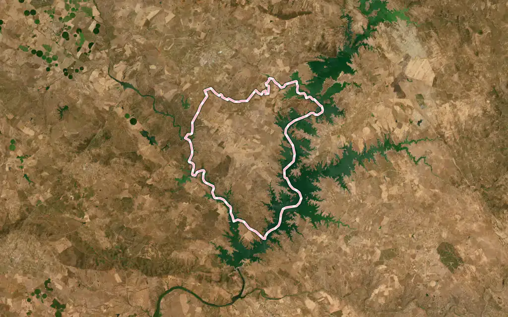 Vista satélite de Campo e Campinho con su contorno administrativo