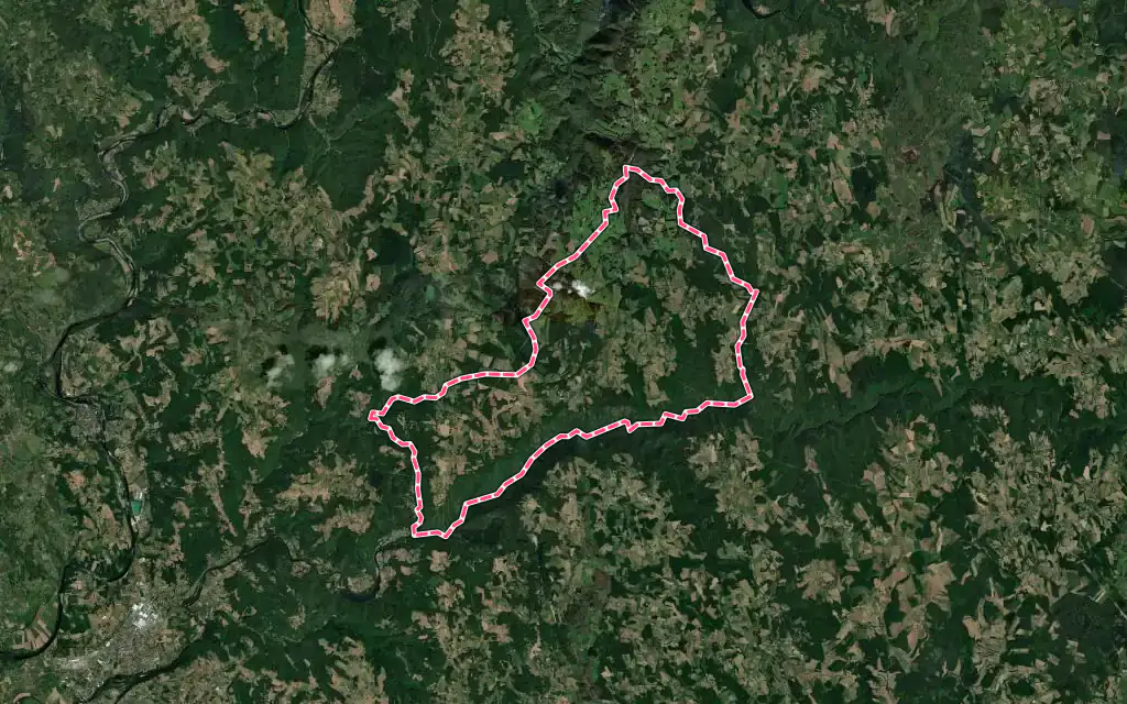 Vue satellite de Camps-Saint-Mathurin-Léobazel avec ses contours administratifs