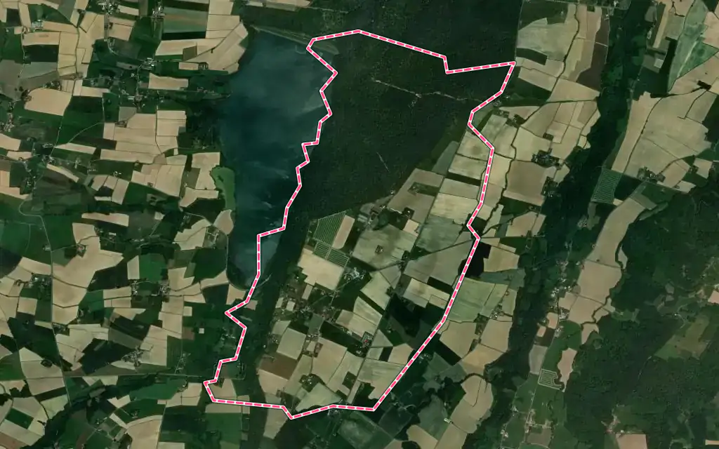 Vue satellite de Campuzan avec ses contours administratifs