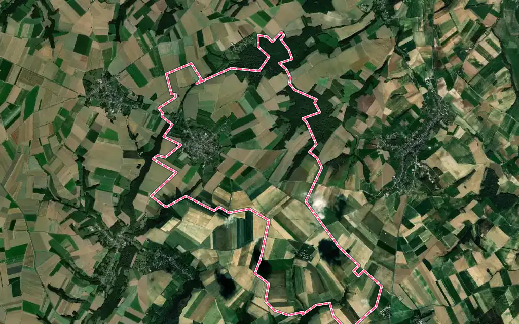 Vue satellite de Candas avec ses contours administratifs
