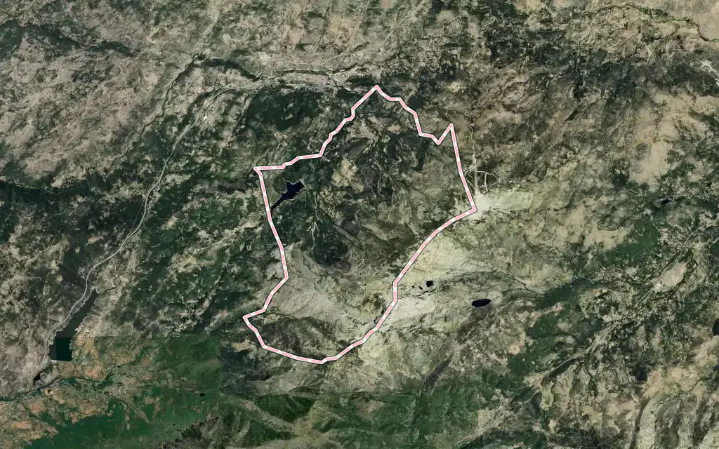 Vista satélite de Candelario con su contorno administrativo