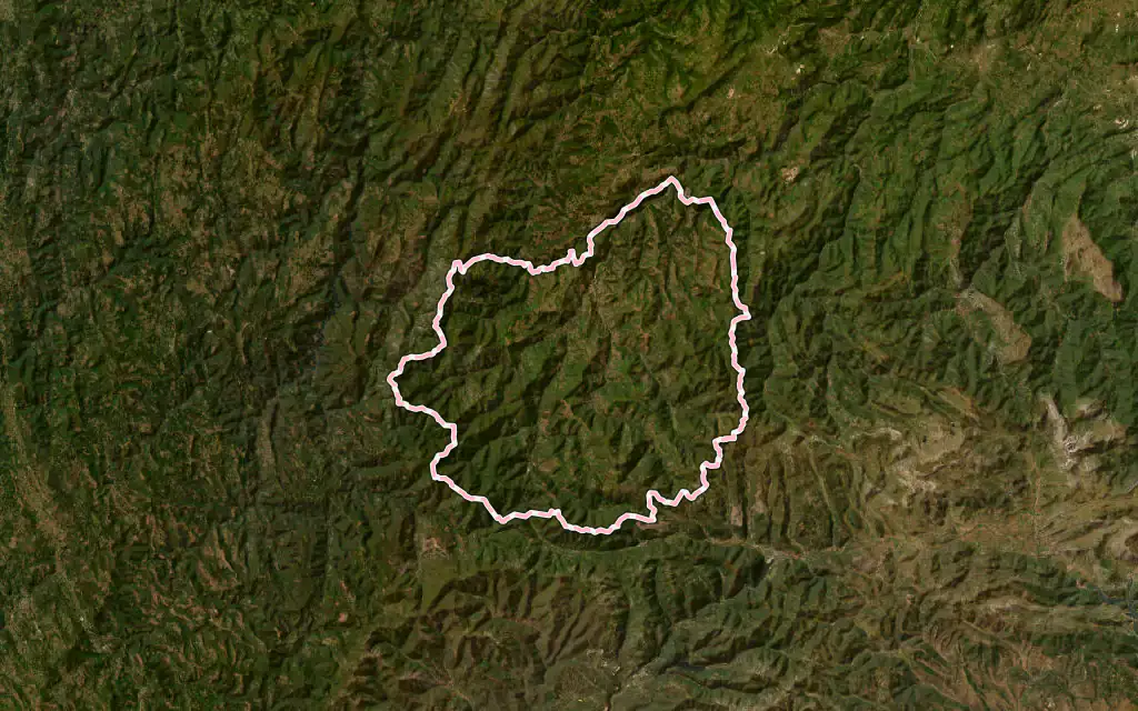 Vista satélite de Cangas del Narcea con su contorno administrativo