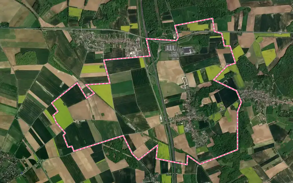 Vue satellite de Canly avec ses contours administratifs
