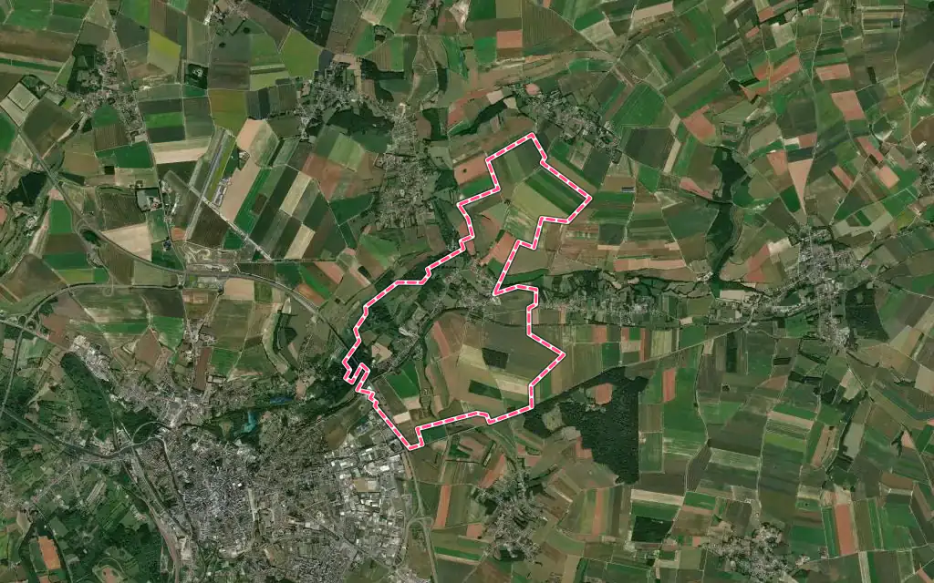 Vue satellite de Caours avec ses contours administratifs