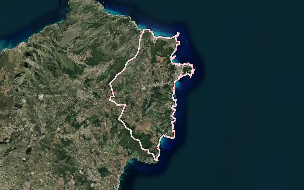 Vista satélite de Capdepera con su contorno administrativo