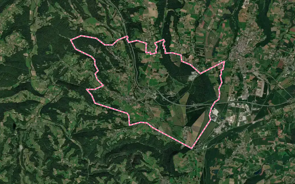 Vue satellite de Capvern avec ses contours administratifs