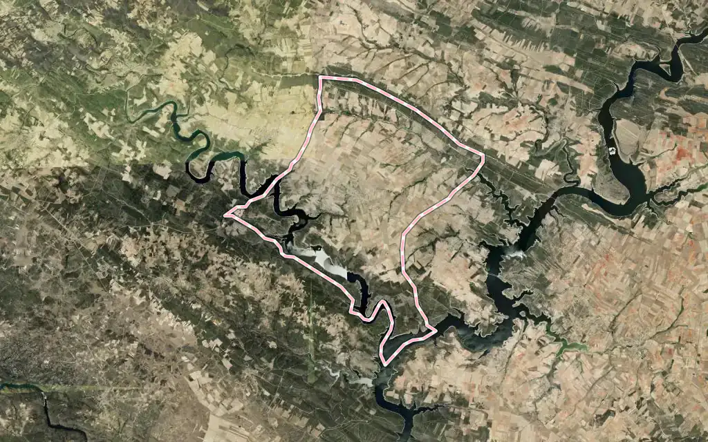 Vista satélite de Carbajales de Alba con su contorno administrativo