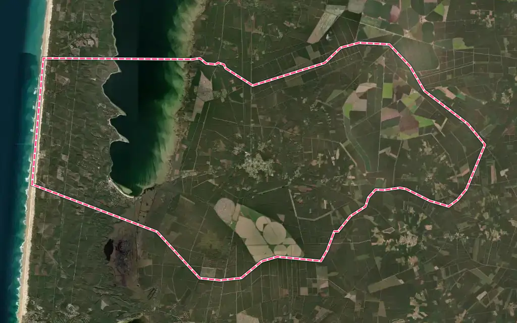 Vue satellite de Carcans avec ses contours administratifs