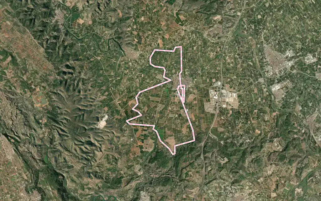 Vista satélite de Càrcer con su contorno administrativo