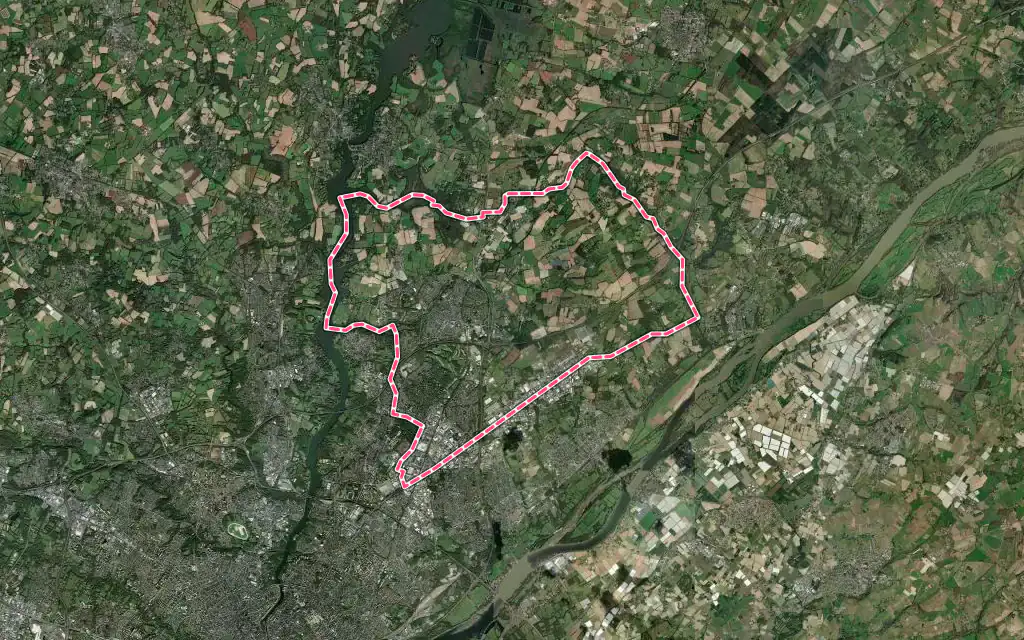 Vue satellite de Carquefou avec ses contours administratifs