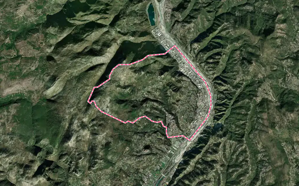 Vue satellite de Carros avec ses contours administratifs