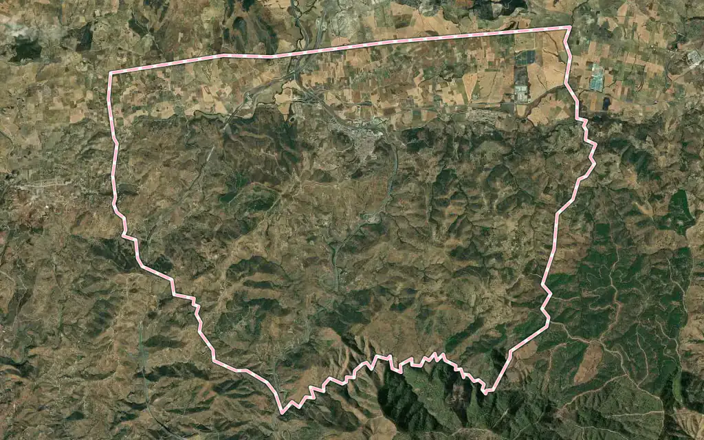 Vista satélite de Casabermeja con su contorno administrativo