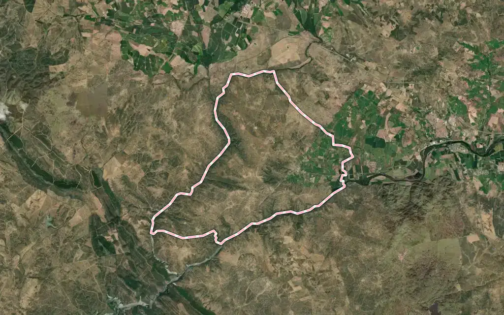 Vista satélite de Casillas de Coria con su contorno administrativo