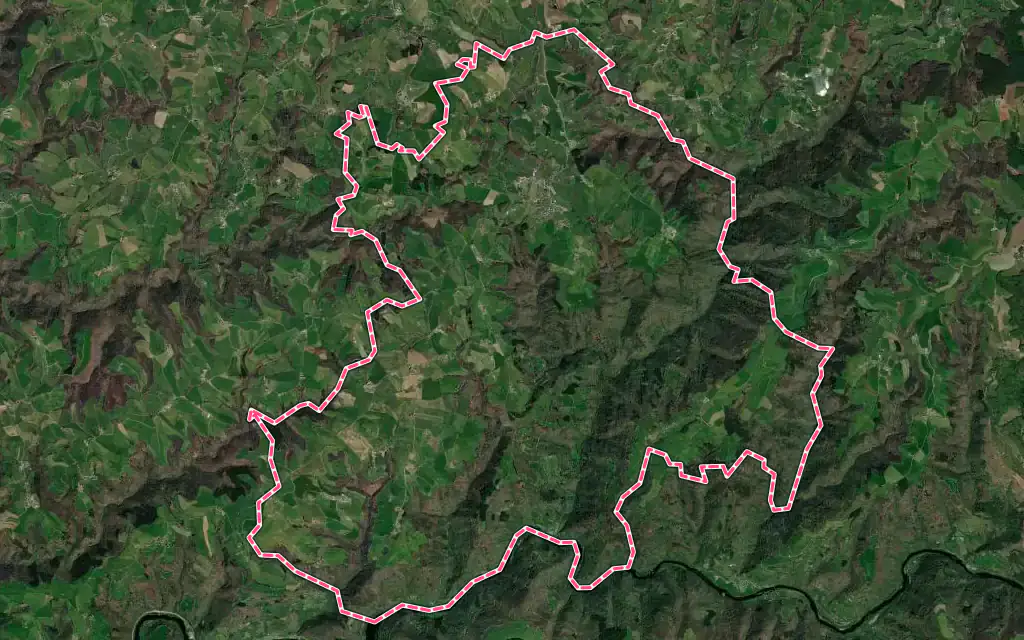 Vue satellite de Cassaniouze avec ses contours administratifs