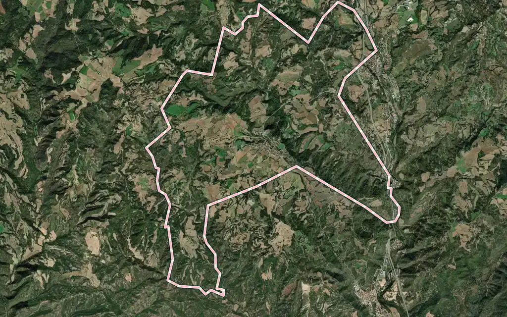 Vista satélite de Casserres con su contorno administrativo