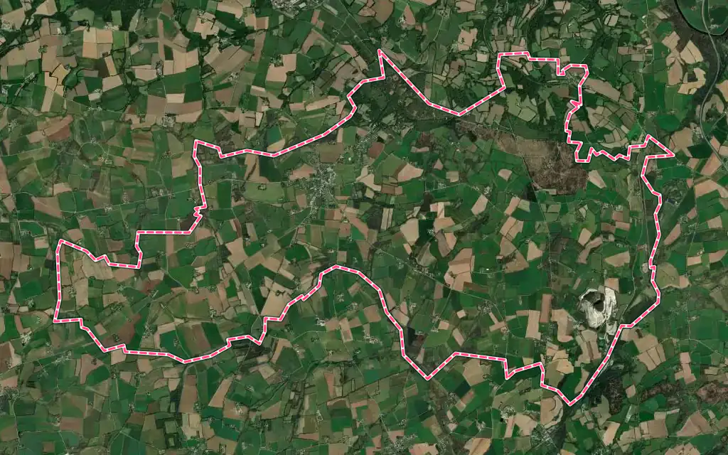 Vue satellite de Cast avec ses contours administratifs