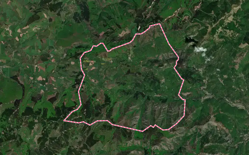 Vue satellite de Castanet-le-Haut avec ses contours administratifs