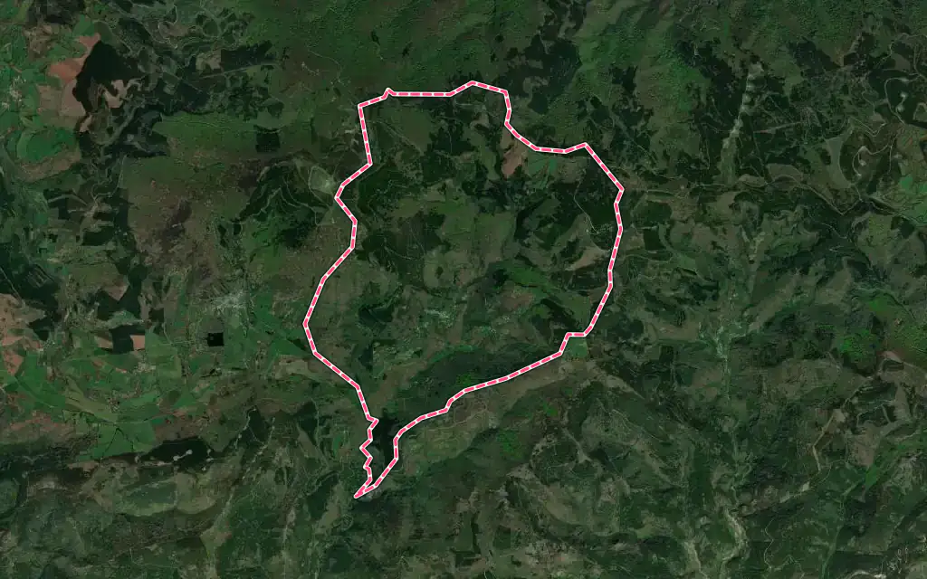 Vue satellite de Castans avec ses contours administratifs