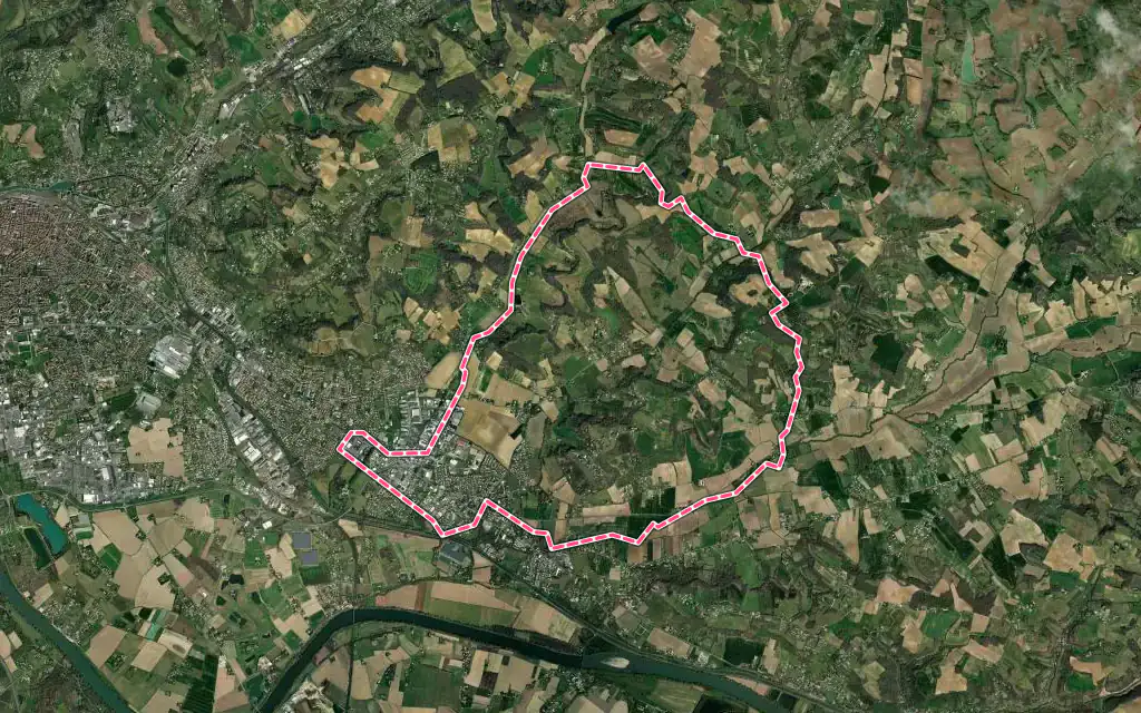 Vue satellite de Castelculier avec ses contours administratifs