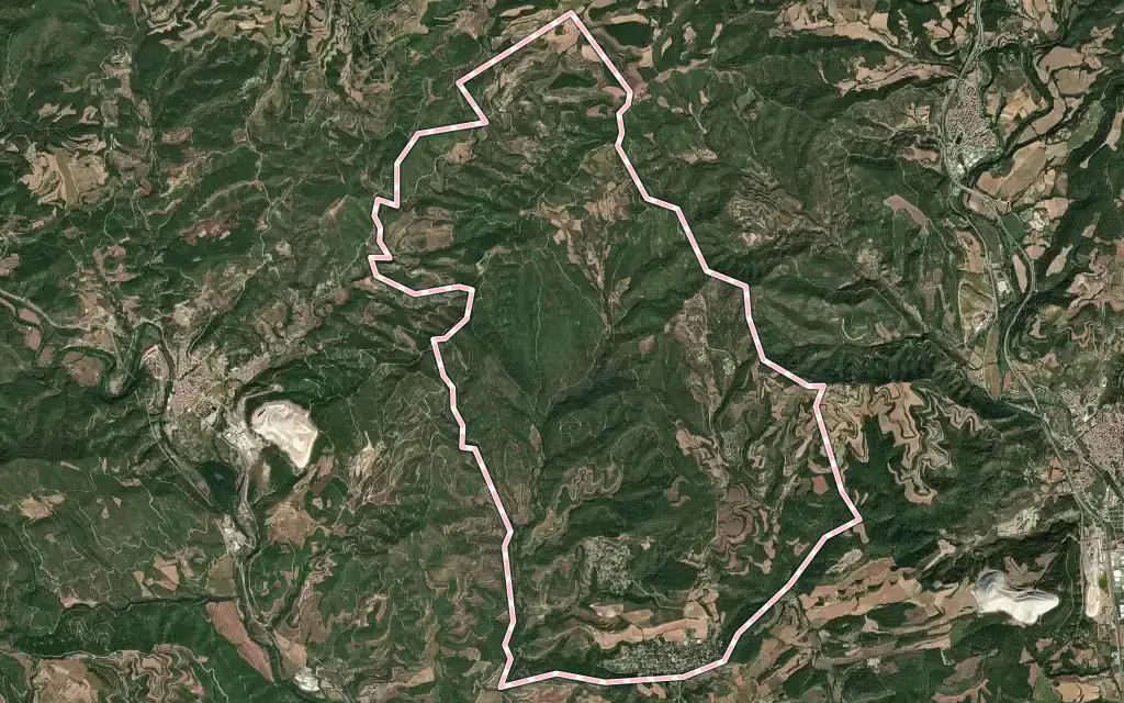 Vista satélite de Castellnou de Bages con su contorno administrativo