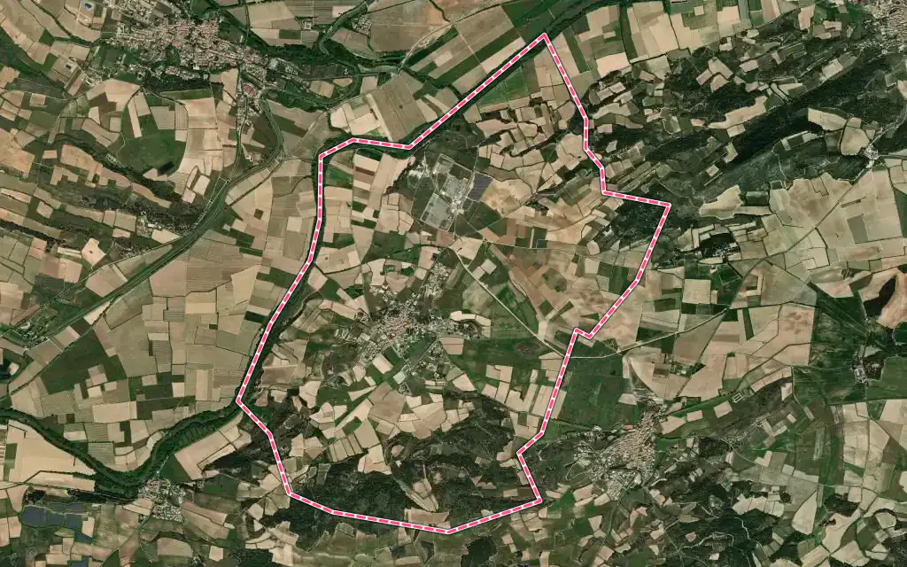 Vue satellite de Castelnau-d'Aude avec ses contours administratifs