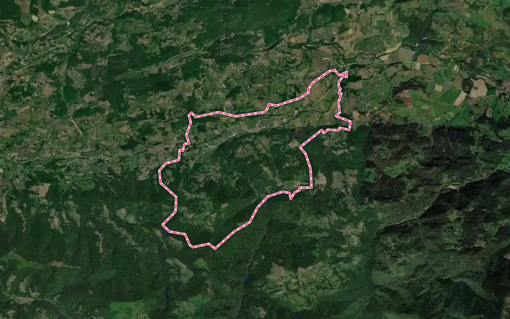 Vue satellite de Castelnau-Durban avec ses contours administratifs