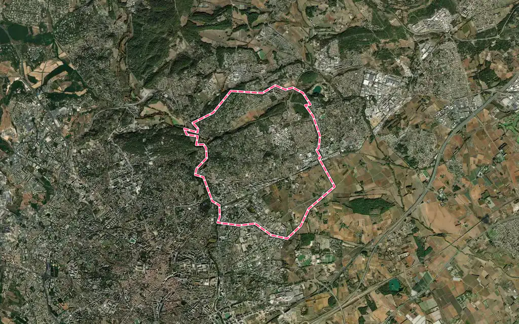 Vue satellite de Castelnau-le-Lez avec ses contours administratifs