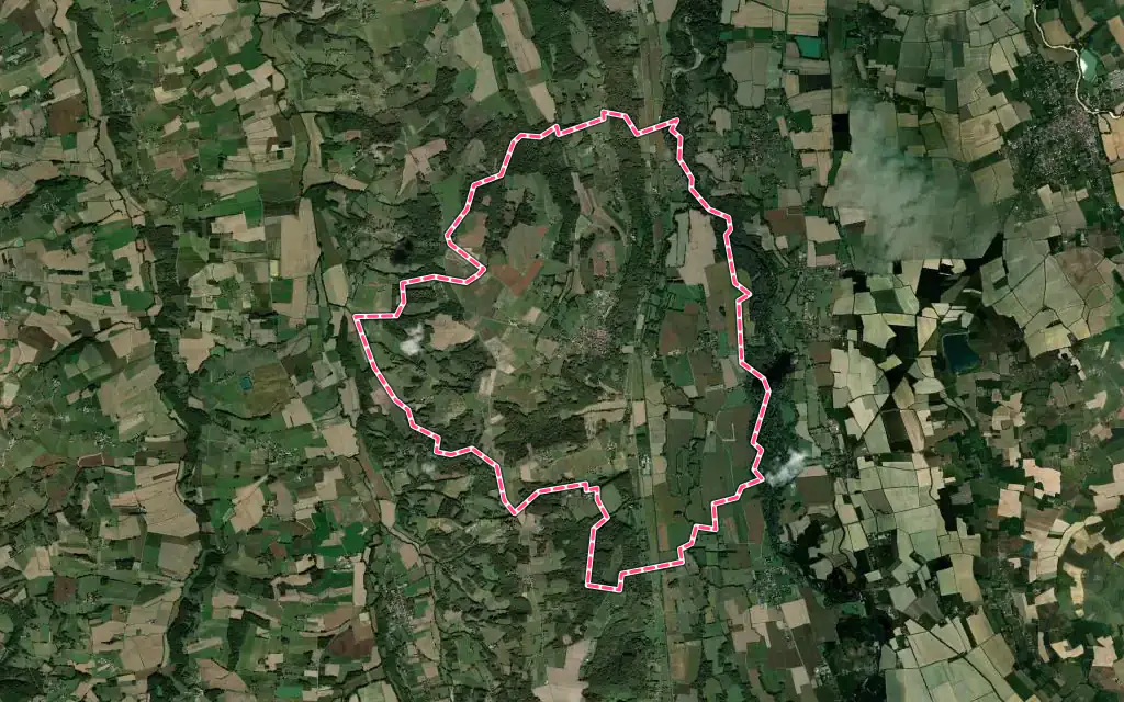 Vue satellite de Castelnau-Rivière-Basse avec ses contours administratifs