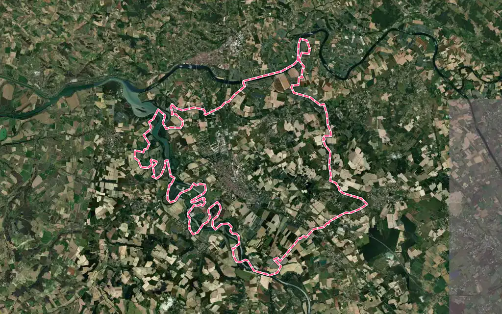 Vue satellite de Castelsarrasin avec ses contours administratifs