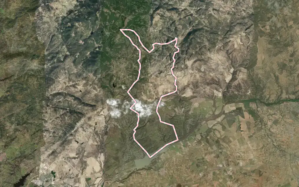 Vista satélite de Castillo de Bayuela con su contorno administrativo