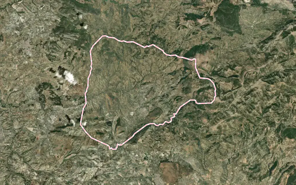 Vista satélite de Castillo de Locubín con su contorno administrativo