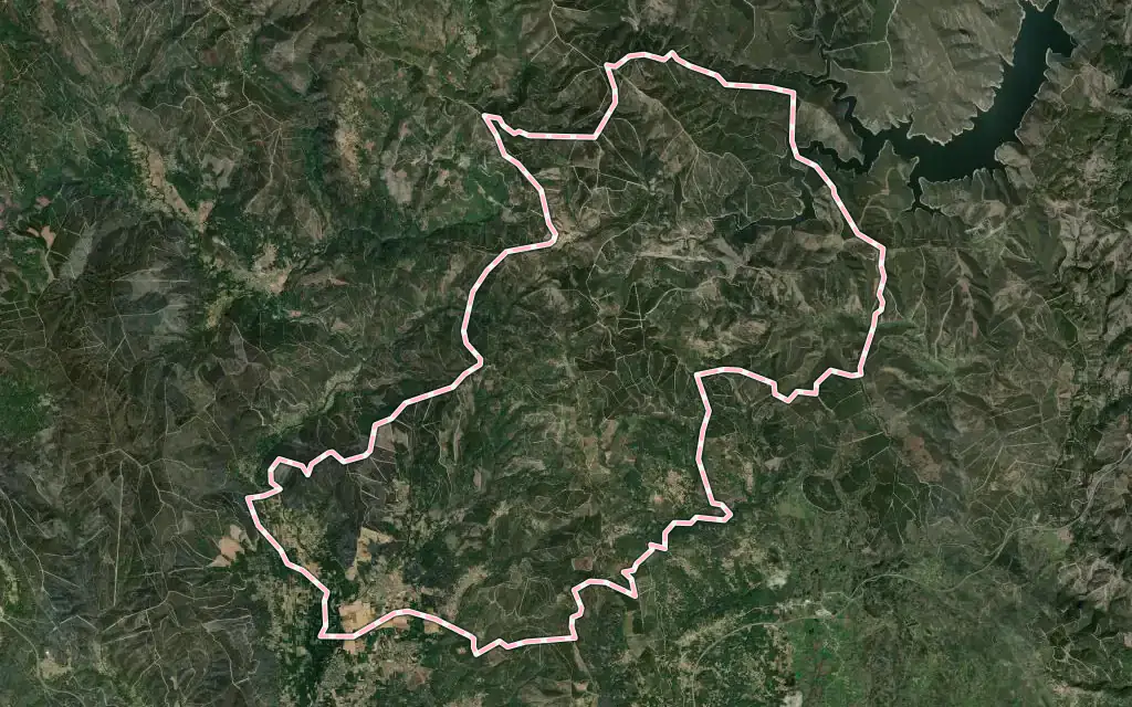 Vista satélite de Castrelo do Val con su contorno administrativo