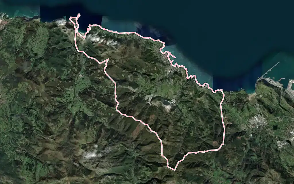 Vista satélite de Castro Urdiales con su contorno administrativo