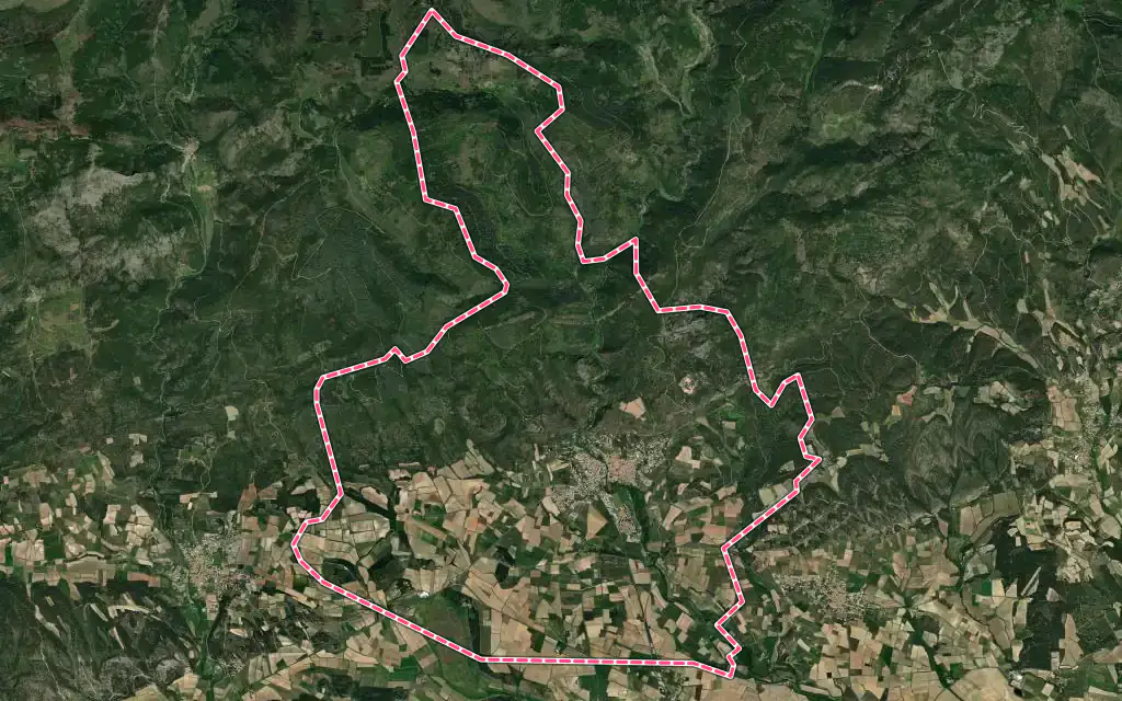 Vue satellite de Caunes-Minervois avec ses contours administratifs