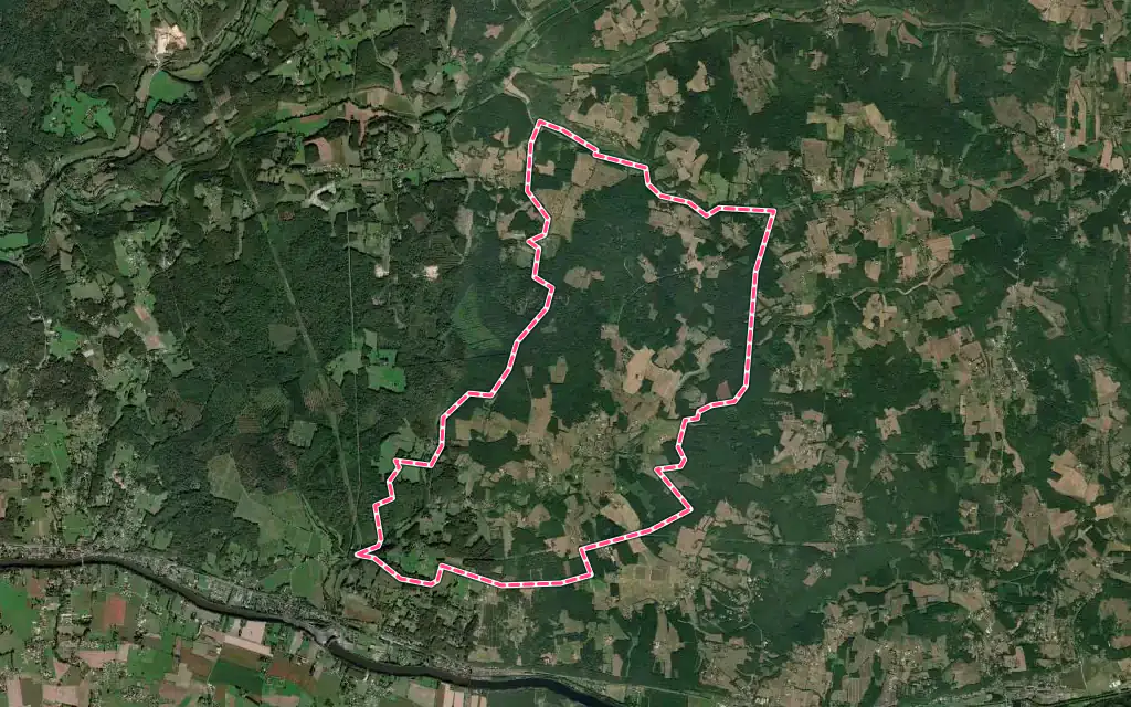 Vue satellite de Cause-de-Clérans avec ses contours administratifs
