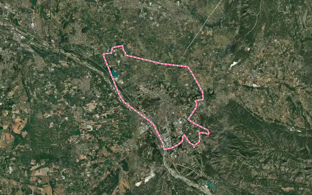 Vue satellite de Cavaillon avec ses contours administratifs