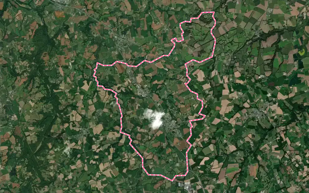 Vue satellite de Cavan avec ses contours administratifs