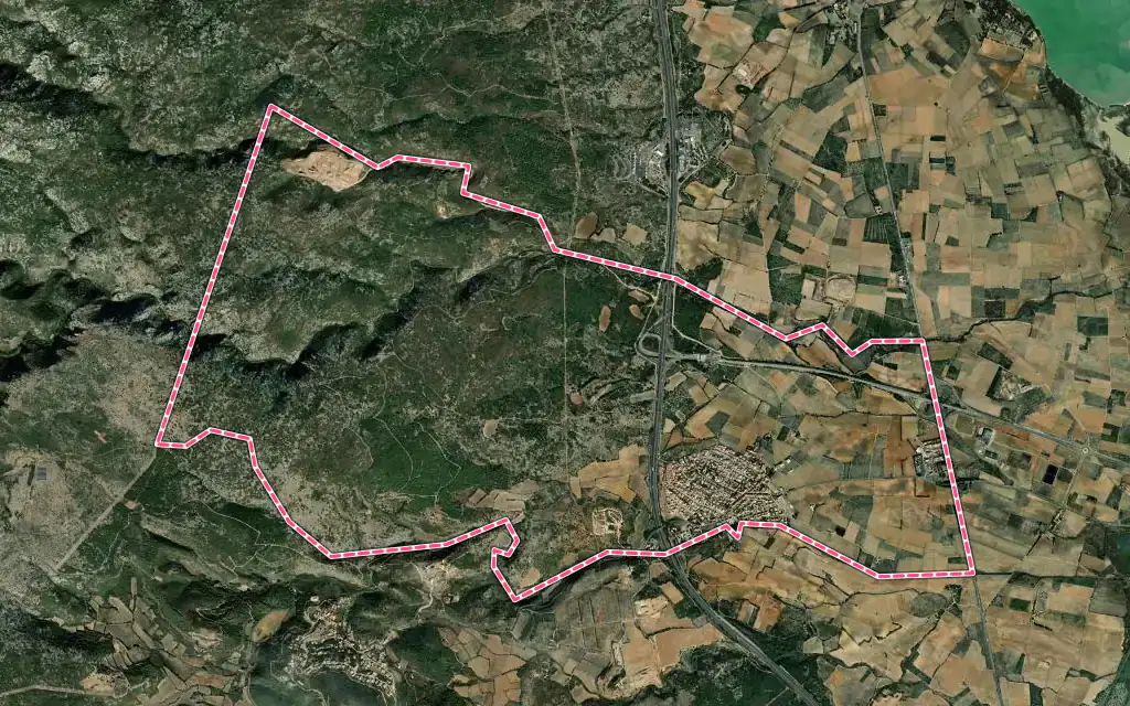 Vue satellite de Caves avec ses contours administratifs