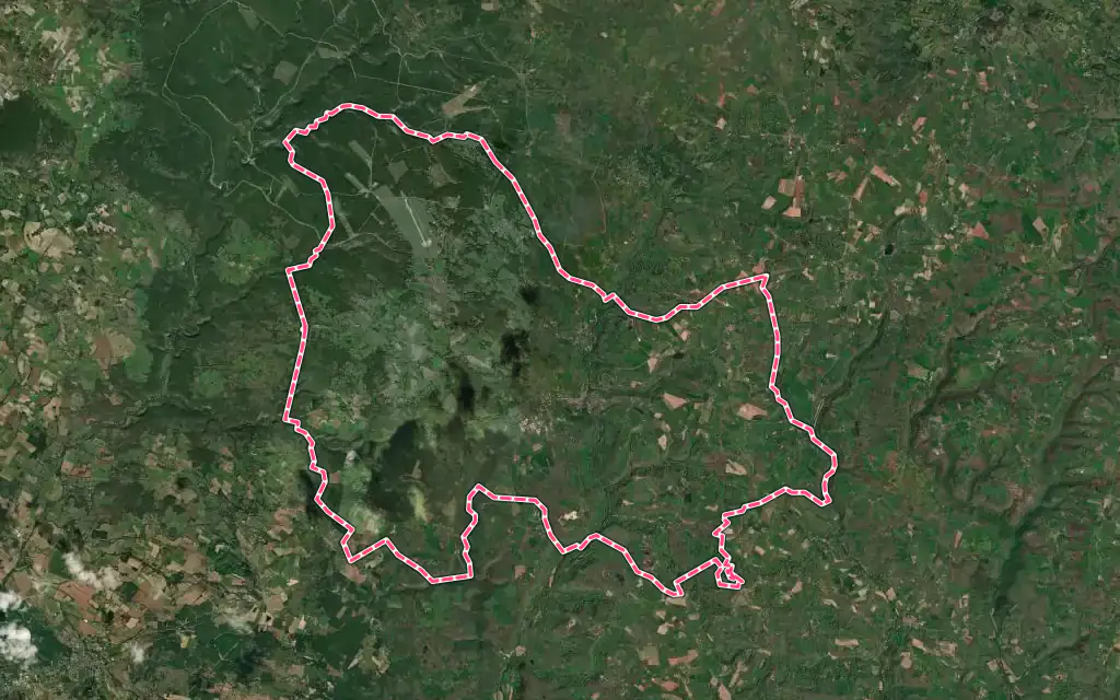 Vue satellite de Caylus avec ses contours administratifs