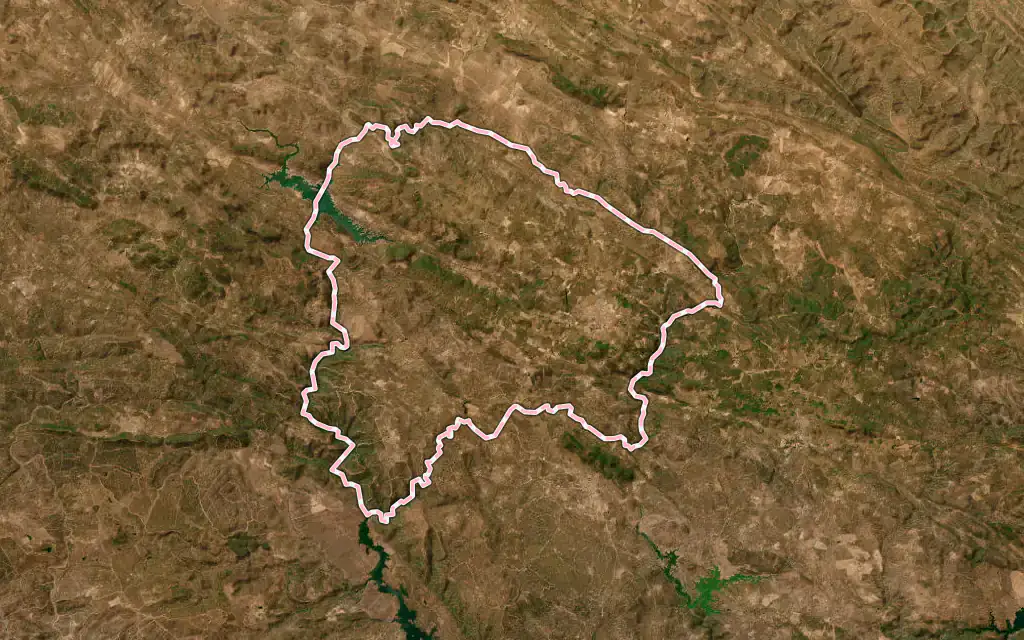 Vista satélite de Cazalla de la Sierra con su contorno administrativo