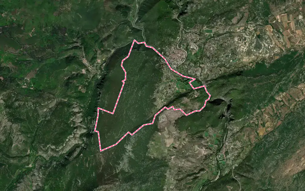 Vue satellite de Cazilhac avec ses contours administratifs